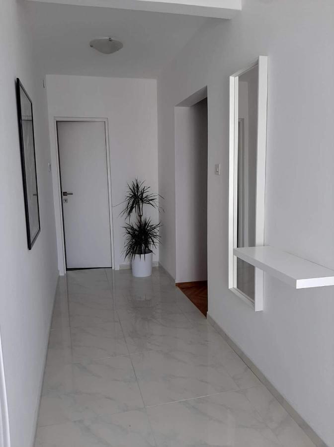 Apartments Vukovic Selce Rum bild